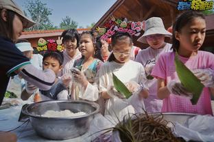 阿尔艾因门将哈立德本场数据：5次扑救，乌龙送礼，1次扑点